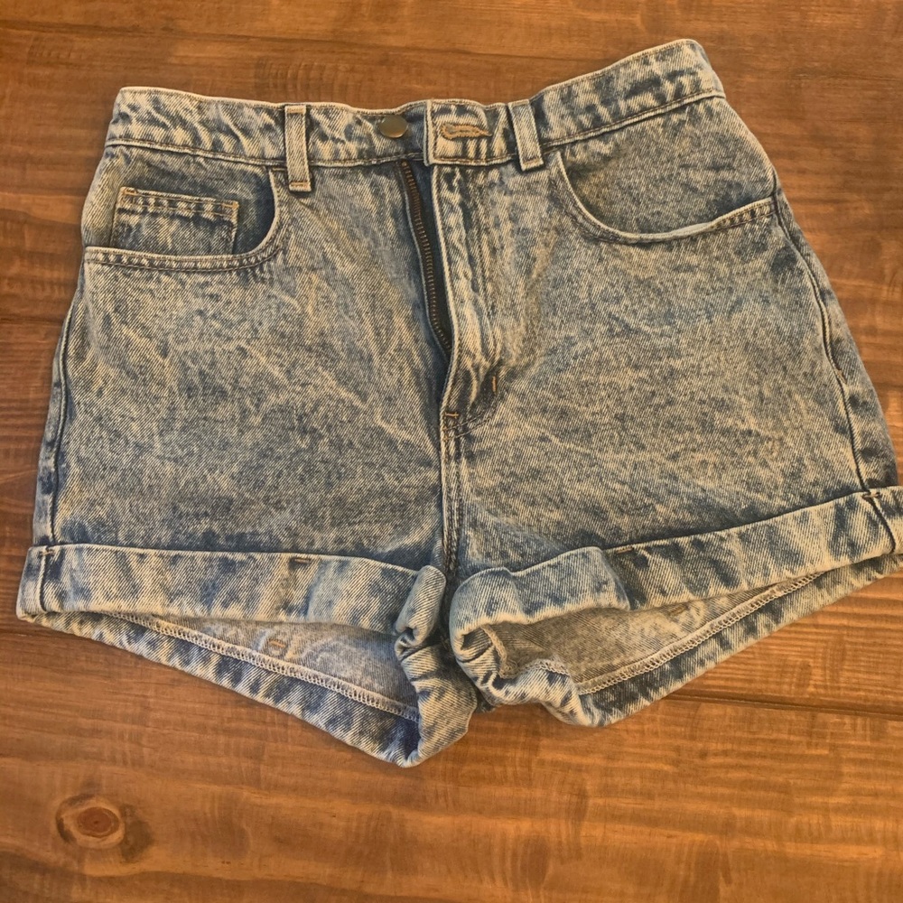 American Apparel high rise jean shorts💙